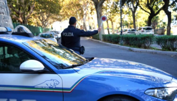 Crotone: maltratta per anni la moglie e i figli, la Polizia di Stato esegue provvedimento di allontanamento dalla casa familiare.