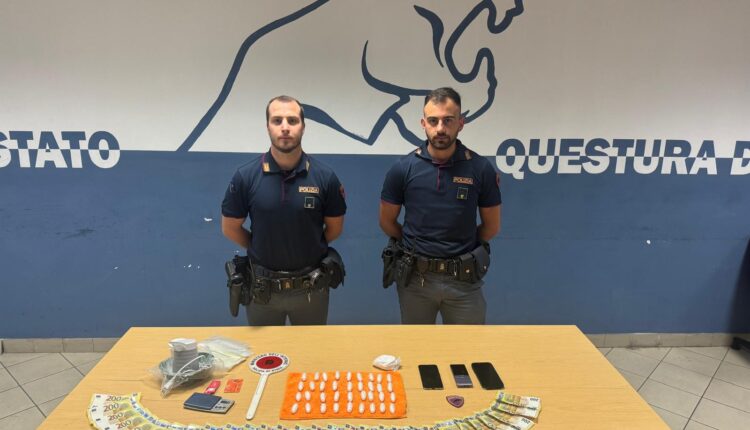 Torino, mezzo chilo di cocaina e oltre 5mila euro nel marsupio: arrestato 37enne nigeriano