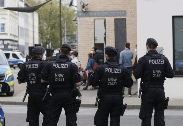 Euro24, due feriti in scontri tra tifosi di Serbia e Inghilterra