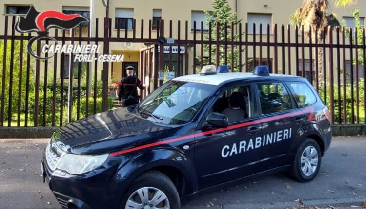 Forlì: 70enne danneggia l’auto dell’ex fidanzato imbrattandola con le proprie deiezioni, sorpresa e arrestata dai carabinieri.