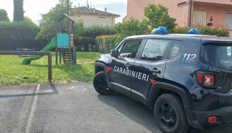 Lucca: hashish al parco giochi, minorenne denunciato dai Carabinieri