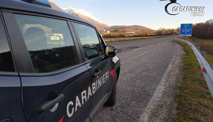 Rieti, alla guida ubriaco e senza patente su un autocarro: denunciato dai Carabinieri