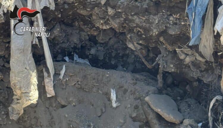 Somma Vesuviana, scoperta e sequestrata una discarica abusiva di 10.000 metri quadrati: denunciate 4 persone