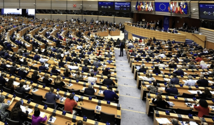 Italia al voto seggi aperti dalle 15 per Europee ed Amministrative