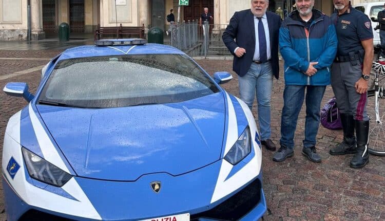 Torino, salvata una donna grazie al rene trasportato dalla Polizia di Stato sulla Lamborghini Huracan
