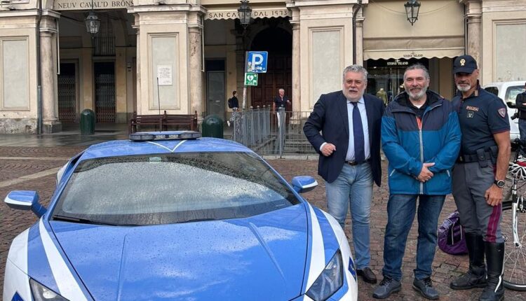 Torino, salvata una donna grazie al rene trasportato dalla Polizia di Stato sulla Lamborghini Huracan