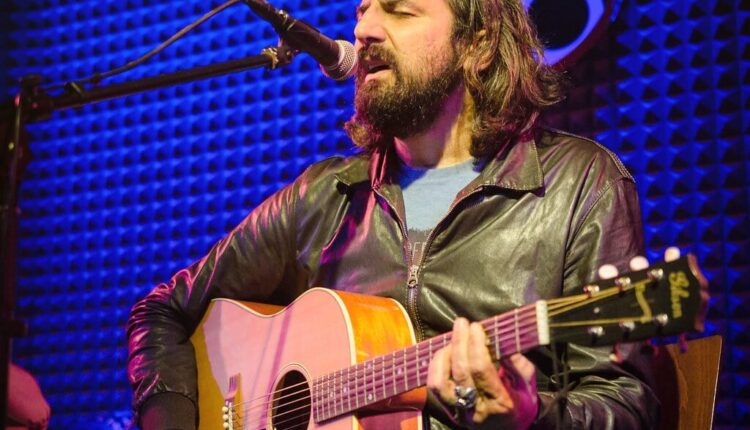 Milano: Mahmood e Omar Pedrini e il Premio Rosa Camuna per la musica.