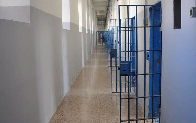 Milano: pornografie minorile e violenza, arrestato un 23enne.