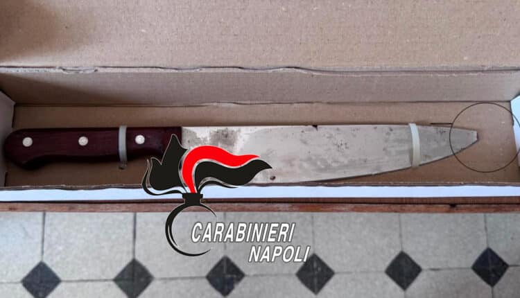 Napoli: rapina finisce nel sangue, coltellate anche al volto, la lama si spezza. 