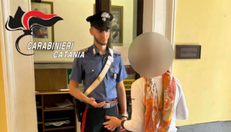 Paternò, insegue l'ex e il suo nuovo compagno fino alla caserma dei Carabinieri: arrestato 36enne