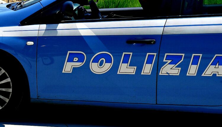 Milano, irregolari e accusati di reato: 193 stranieri rimpatriati dalla Polizia in 170 giorni