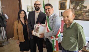 Teramo, premiato in Municipio Simone De Maggi