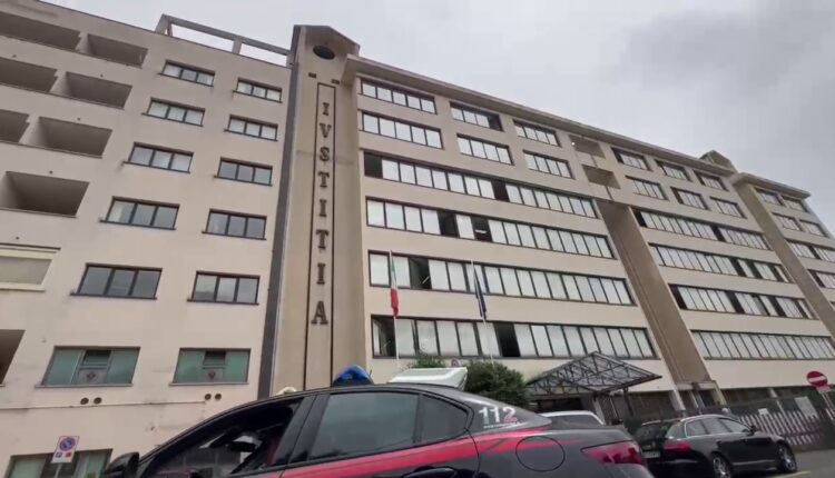 Velletri: droga ordinata dal carcere con telefonini e pagata dai familiari con ricariche su carte prepagate.