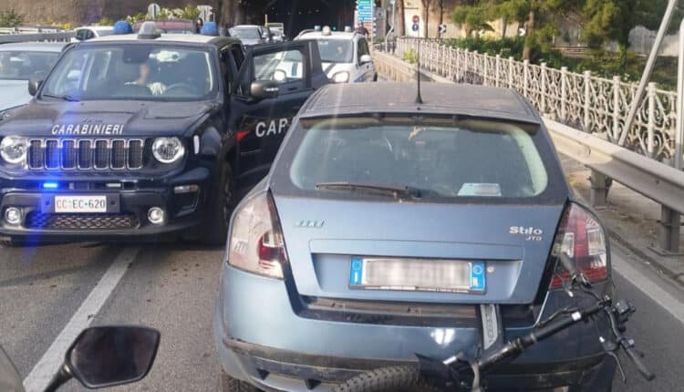Vico Equense: ruba un'auto poi una bici elettrica, poi tenta la fuga a piedi.