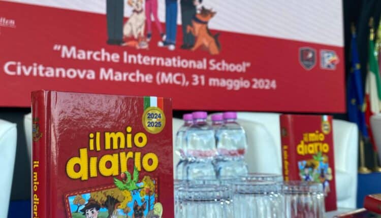 Civitanova Marche, la Polizia di Stato ha presentato l'agenda scolastica "Il Mio Diario" 2024/2025