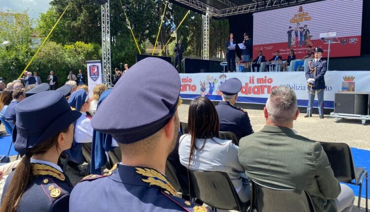 Civitanova Marche, la Polizia di Stato ha presentato l'agenda scolastica "Il Mio Diario" 2024/2025