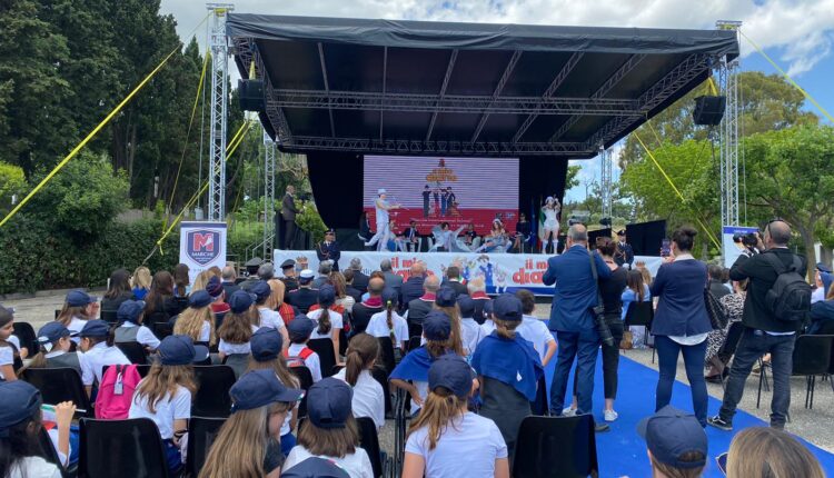 Civitanova Marche, la Polizia di Stato ha presentato l'agenda scolastica "Il Mio Diario" 2024/2025