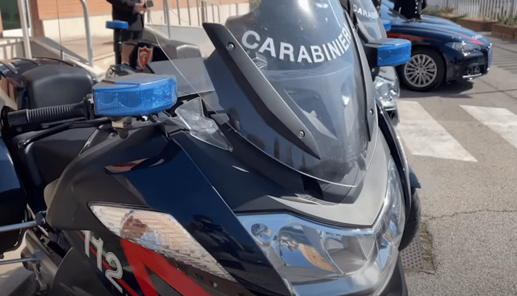 Casoria (NA): era sfuggito alla cattura, trovato nell'appartamento di due conoscenti, arrestato