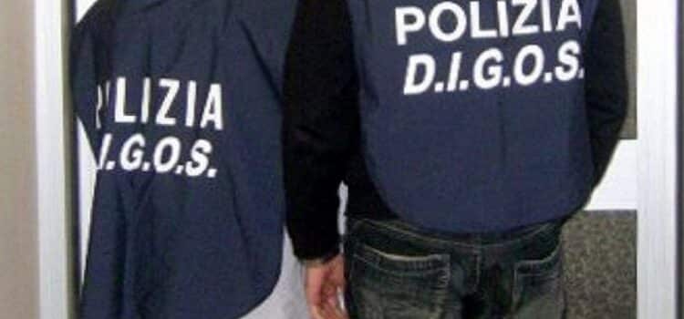 Fermo, imbratta la sede della Lega: individuato e denunciato l'autore