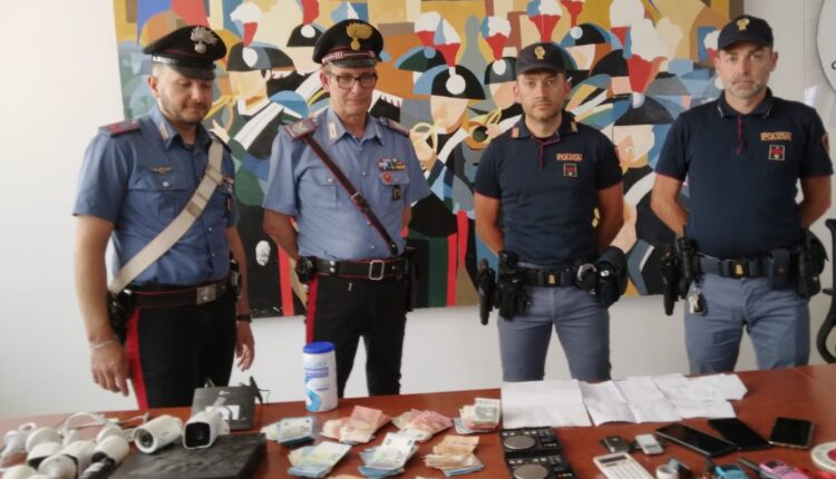 Latina, spaccio di droga nei quartieri popolari: due arresti e un denunciato