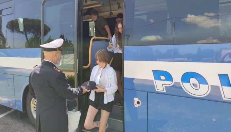 La Polizia di Stato insieme ai bambini ucraini, figli dei poliziotti deceduti nel conflitto bellico