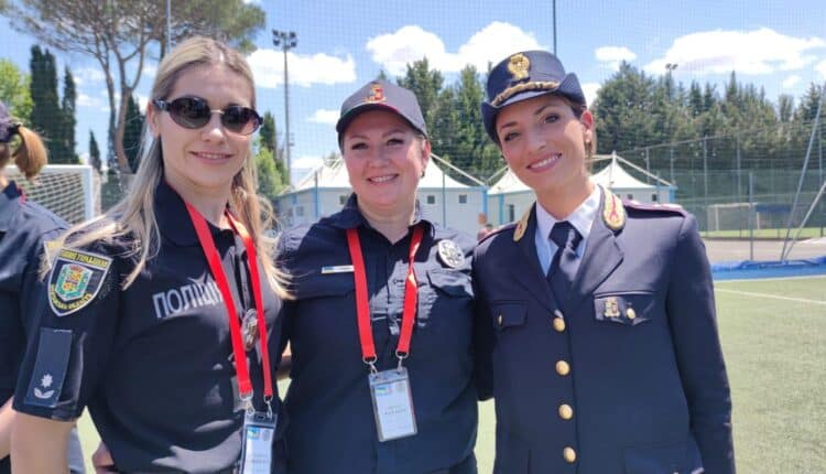 La Polizia di Stato insieme ai bambini ucraini, figli dei poliziotti deceduti nel conflitto bellico