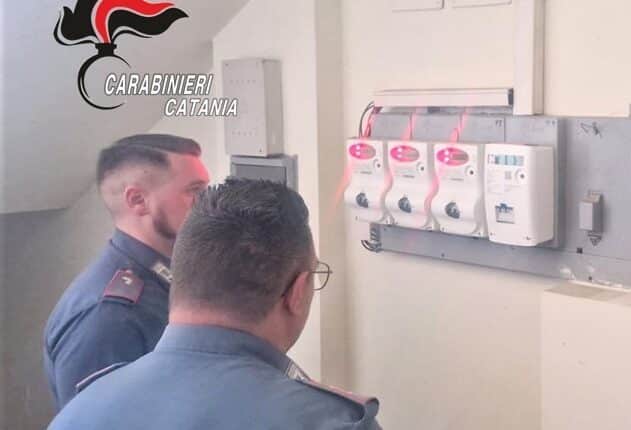 Randazzo, Maletto e Maniace (CT): deferite ben 55 persone che avevano manomesso il contatore dell'elettricità