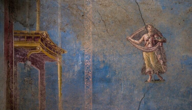 Pompei (NA): scavi nella Regio IX rivelano un sacrario con pareti blu
