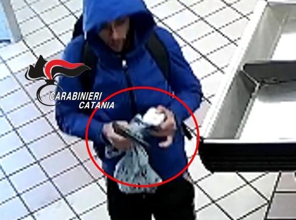 Paternò: identificato l'uomo che avrebbe compiuto 9 rapine in diversi esercizi commerciali e distributori di carburanti 4