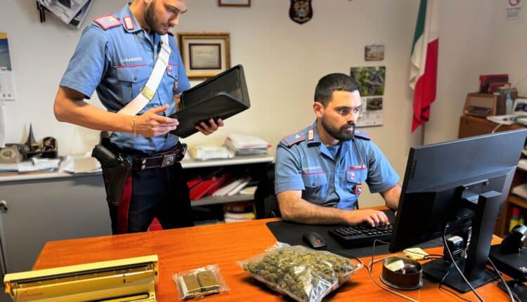 52enne arrestato a Monghidoro(Bologna): trovati in casa soldi, droga e materiale per il confezionamento.