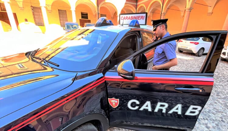 Imola, Tenta il furto all'interno di un'abitazione, il proprietario lo vede e lo fa arrestare: arrestato 69enne