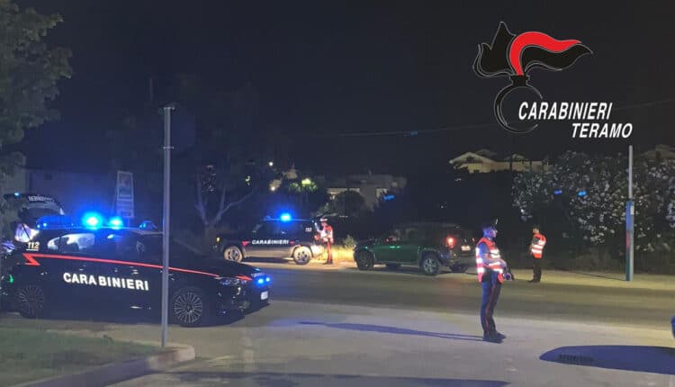 Giulianova: i controlli dei Carabinieri nei luoghi della movida in occasione del "Carnevale Estivo di Giulianova" 3