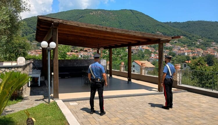 Agerola, realizza cucina, vasca idromassaggio e un seminterrato senza autorizzazioni: denunciato 55enne per abusivismo edilizio