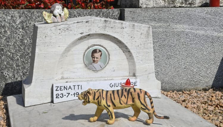 Albenga il ricordo del tragico incidente della motobarca "Annamaria" in cui persero la vita 44 bimbi 6