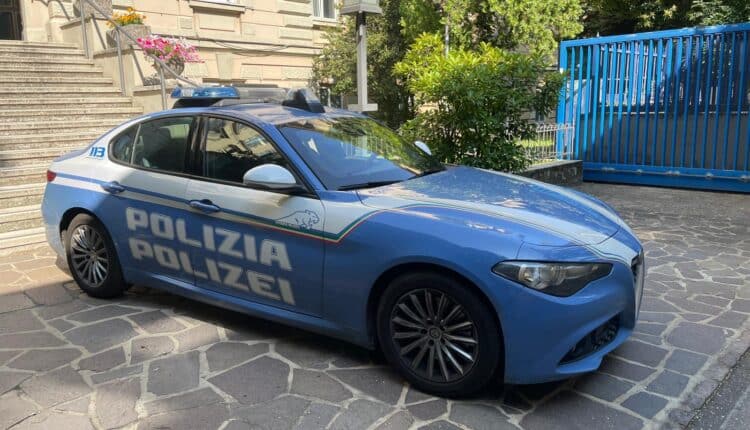 Bolzano: massacra di botte anziano che lo ospita ed aggredisce i poliziotti.