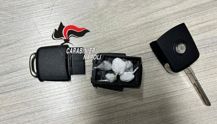 Castellammare di Stabia: abusivi dell'ombrellone, denunce e sequestri dei Carabinieri.