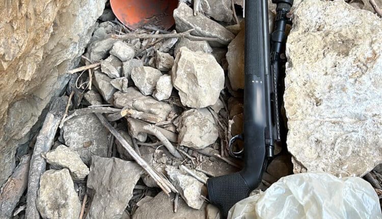 Castellammare: operazione "Continuum Bellum 2", sotto le rocce in fucile di precisione.