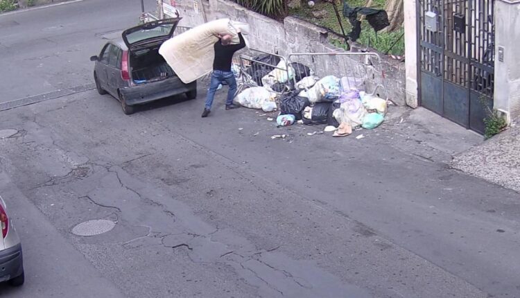 Catania: Polizia ambientale, sanzioni e denunce per abbandono ed errato conferimento rifiuti.