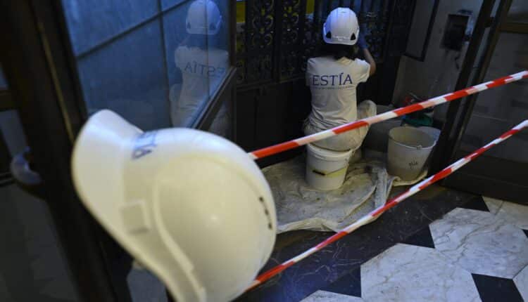 Milano: nuove tecniche all'avanguardia per il restauro della facciata di Palazzo Marino 19