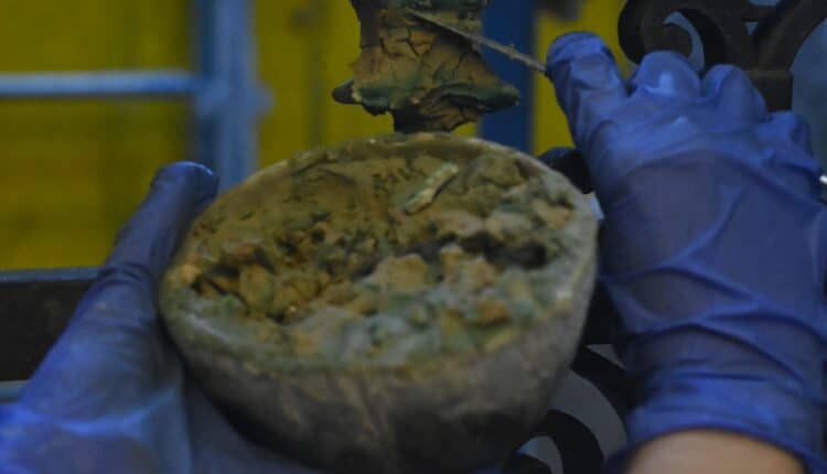 Milano: nuove tecniche all'avanguardia per il restauro della facciata di Palazzo Marino 17