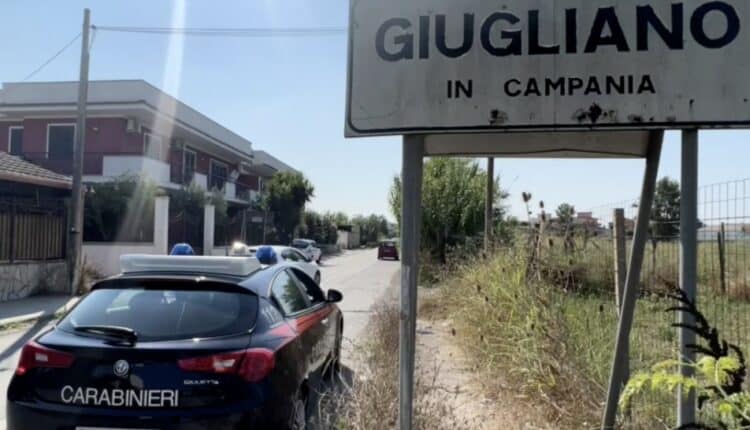 Giuliano in Campania: rissa a colpi di spranga per un cancello lasciato aperto.