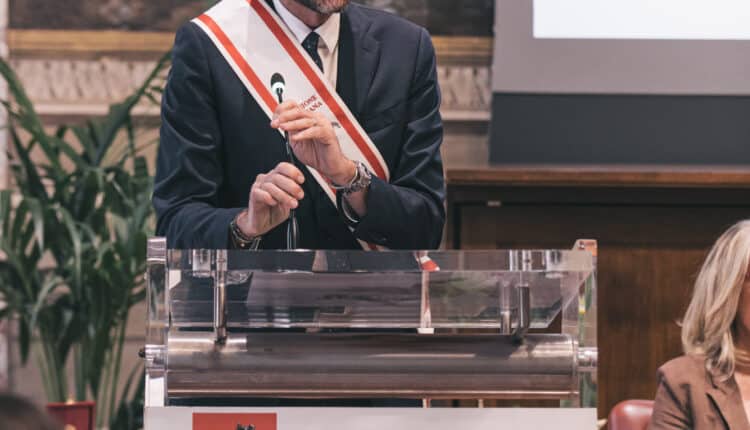 La Regione Toscana ha consegnato il Gonfalone d'argento al coordinamento toscano dei Centri Antiviolenza Tosca