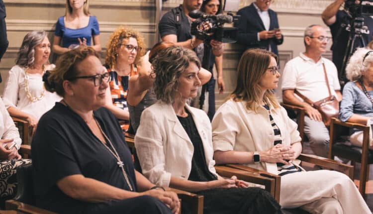 La Regione Toscana ha consegnato il Gonfalone d'argento al coordinamento toscano dei Centri Antiviolenza Tosca