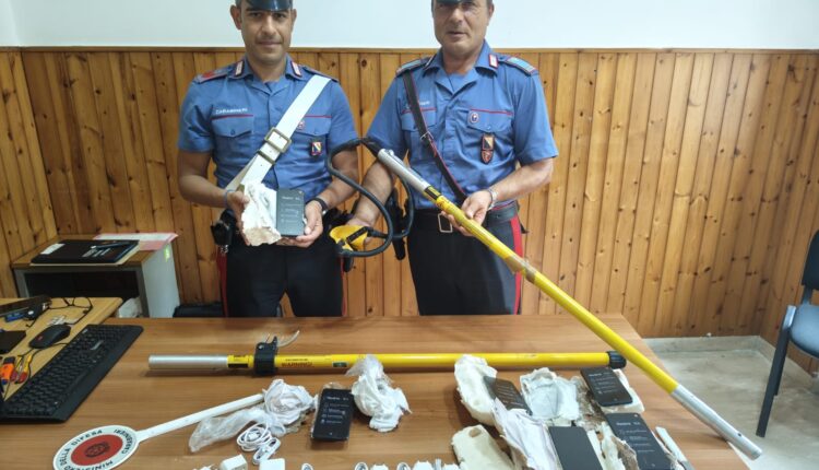 Carinola, scoperta una fionda gigante per lanciare i cellulari ai detenuti in carcere: denunciate due persone
