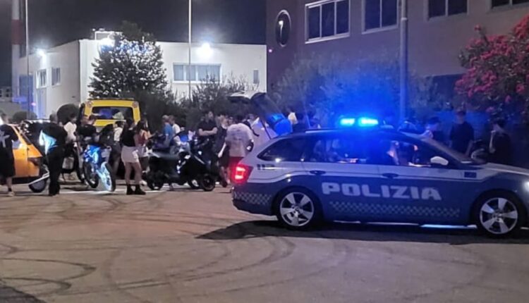 Riccione, gare clandestine con 50 moto: fermati 100 ragazzi e sequestrati 14 mezzi