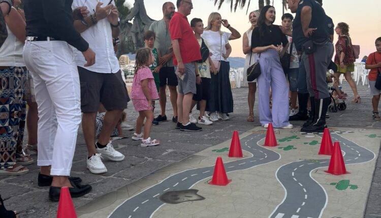 Manfredonia: "E...state con noi 2024" la campagna estiva sulla sicurezza stradale. Presenti la Lamborghini Urus, il Camper Azzurro e il SuperSuv della Polizia 3