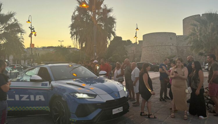 Manfredonia: "E...state con noi 2024" la campagna estiva sulla sicurezza stradale. Presenti la Lamborghini Urus, il Camper Azzurro e il SuperSuv della Polizia