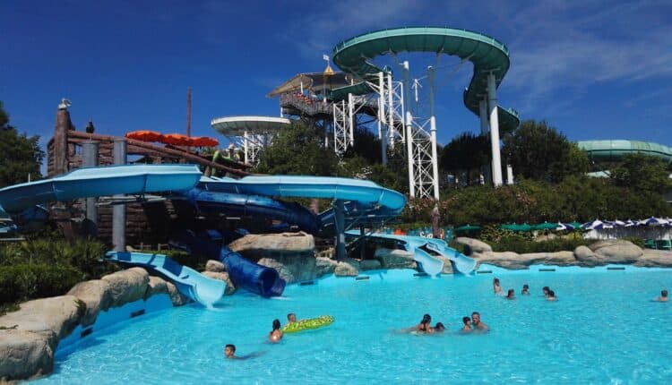 Riccione: ruba un cellulare all'Aquafan, ma viene rintracciato grazie ad un app di tracciamento. Denunciato un minorenne