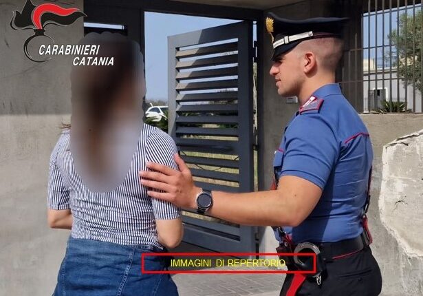 Mascali, picchia la madre e la sorella per una bevanda rifiutata: arrestato 20enne