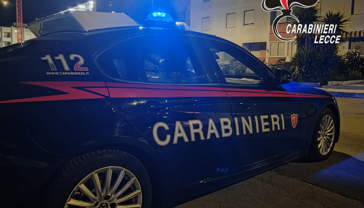 Lecce: colpi di arma da fuoco contro la compagna, arrestato.